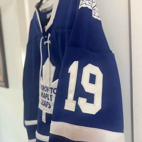 Toronto Maple Leafs jersey - Picture 3 of 5